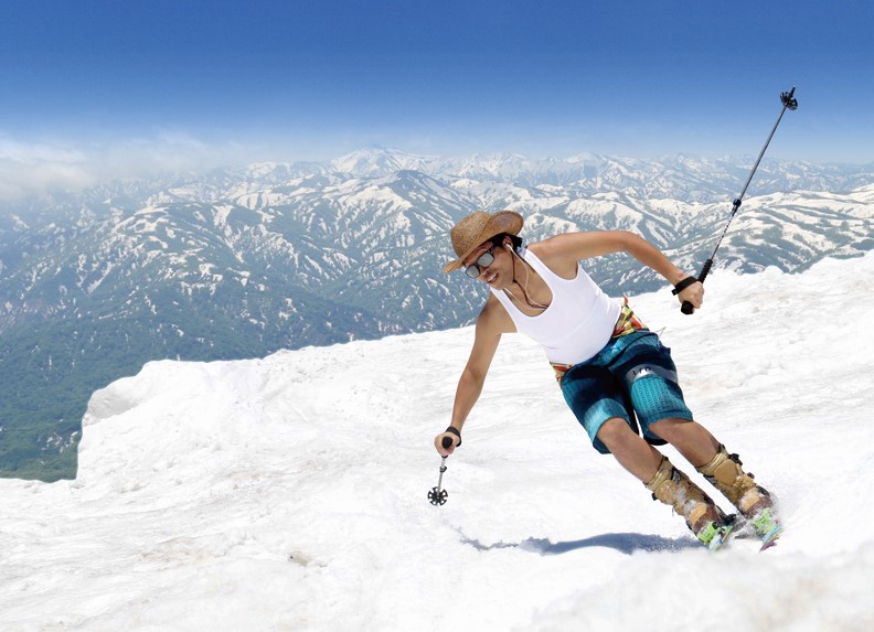 月山スキー場はなぜ夏にスキーが出来る？ | 月山観光開発