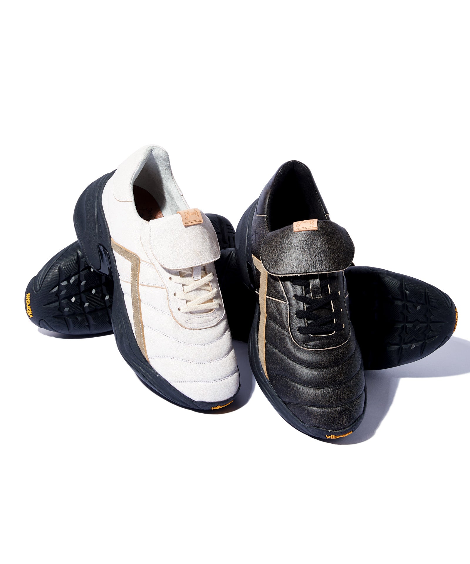 GB0125/AC02 : Crack Leather Sneakers / クラックレザースニーカー