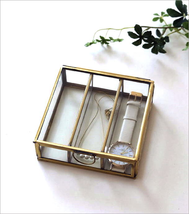 ガラスケース 卓上 小物入れ 蓋付き 仕切り 収納 真鍮 アンティーク