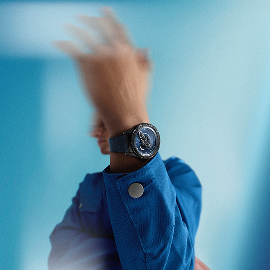 2024年 ユリス・ナルダン新作 フリーク ワン ネイビーブルー