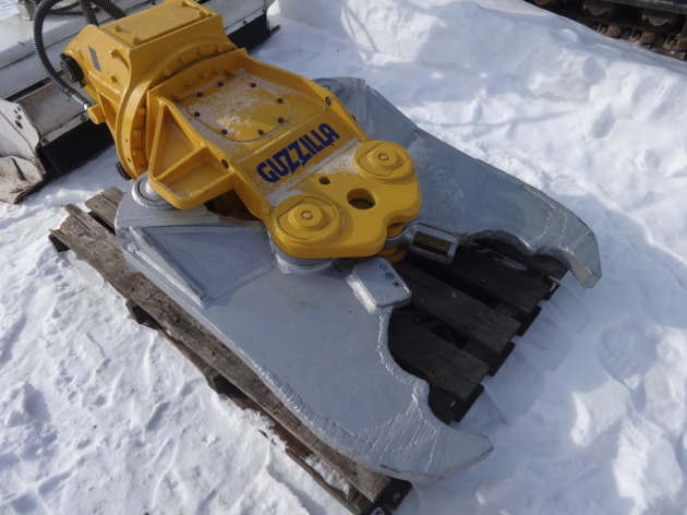 0.45用中古アタッチメントのタグチ製当て回し旋回の大割り機を納品しま