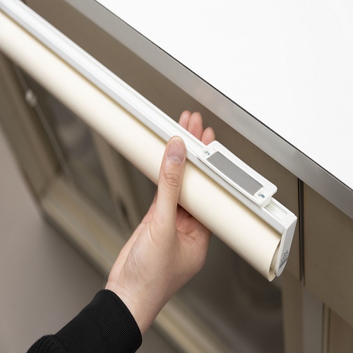 スリムロールスクリーン 両面テープ取付タイプ オレンジ 60×180cm