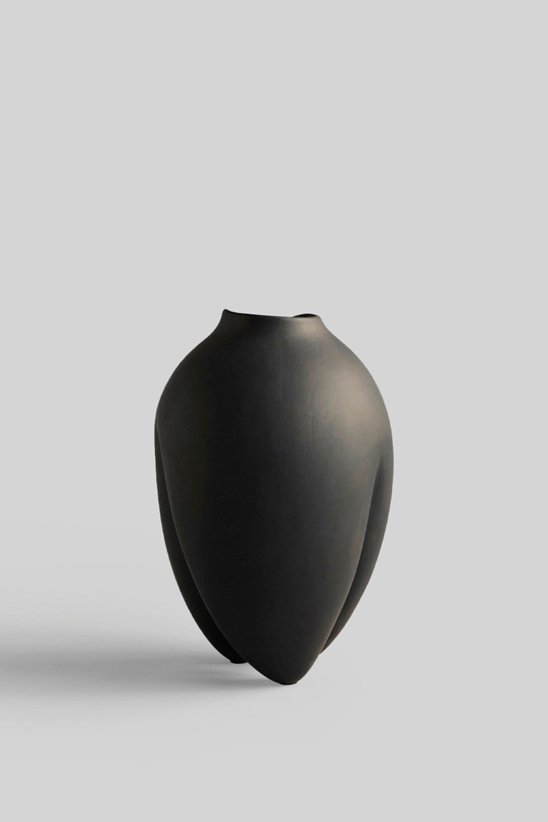 101 COPENHAGEN Sumo Vase, Slim - Coffee 花器 フラワーベース 店舗