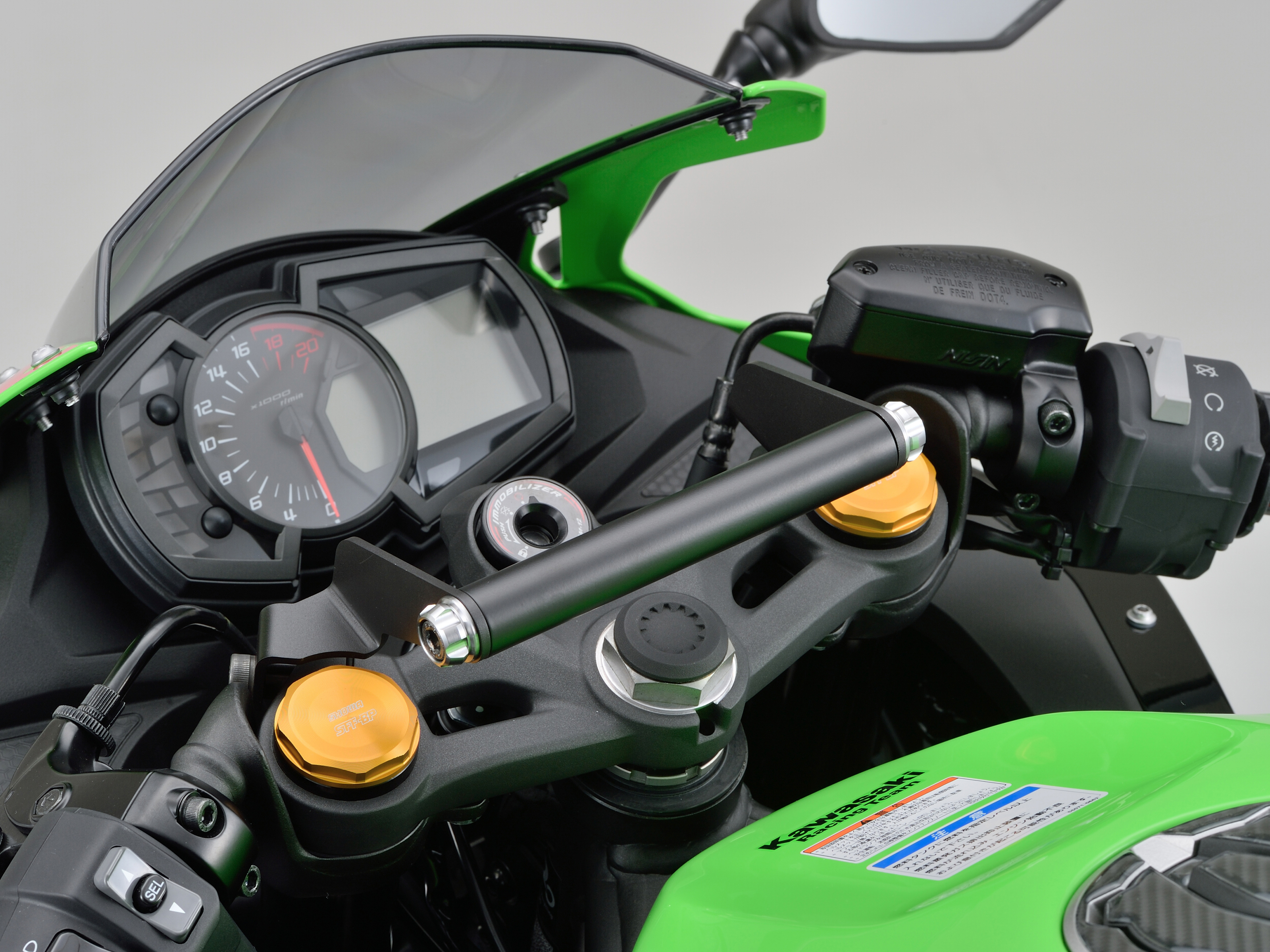 車種別マルチバーホルダー Ninja ZX-4R、Ninja ZX-25R カラーアッシュ