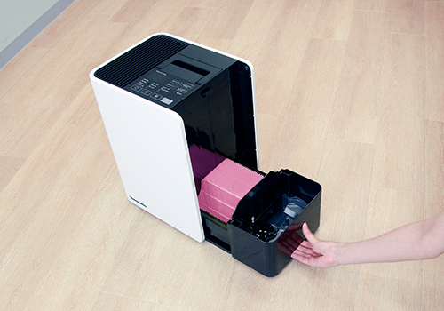 汚れたら捨てるだけ！カンタン取替えフィルター | 加湿器 | 製品紹介