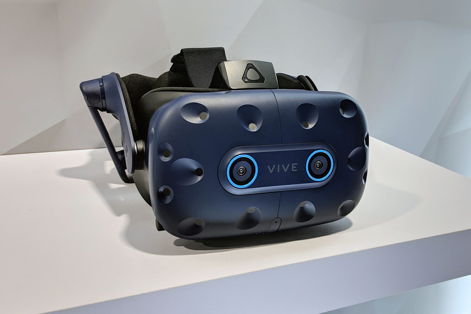 htc-vive-pro-eye-review-3.jpg?
