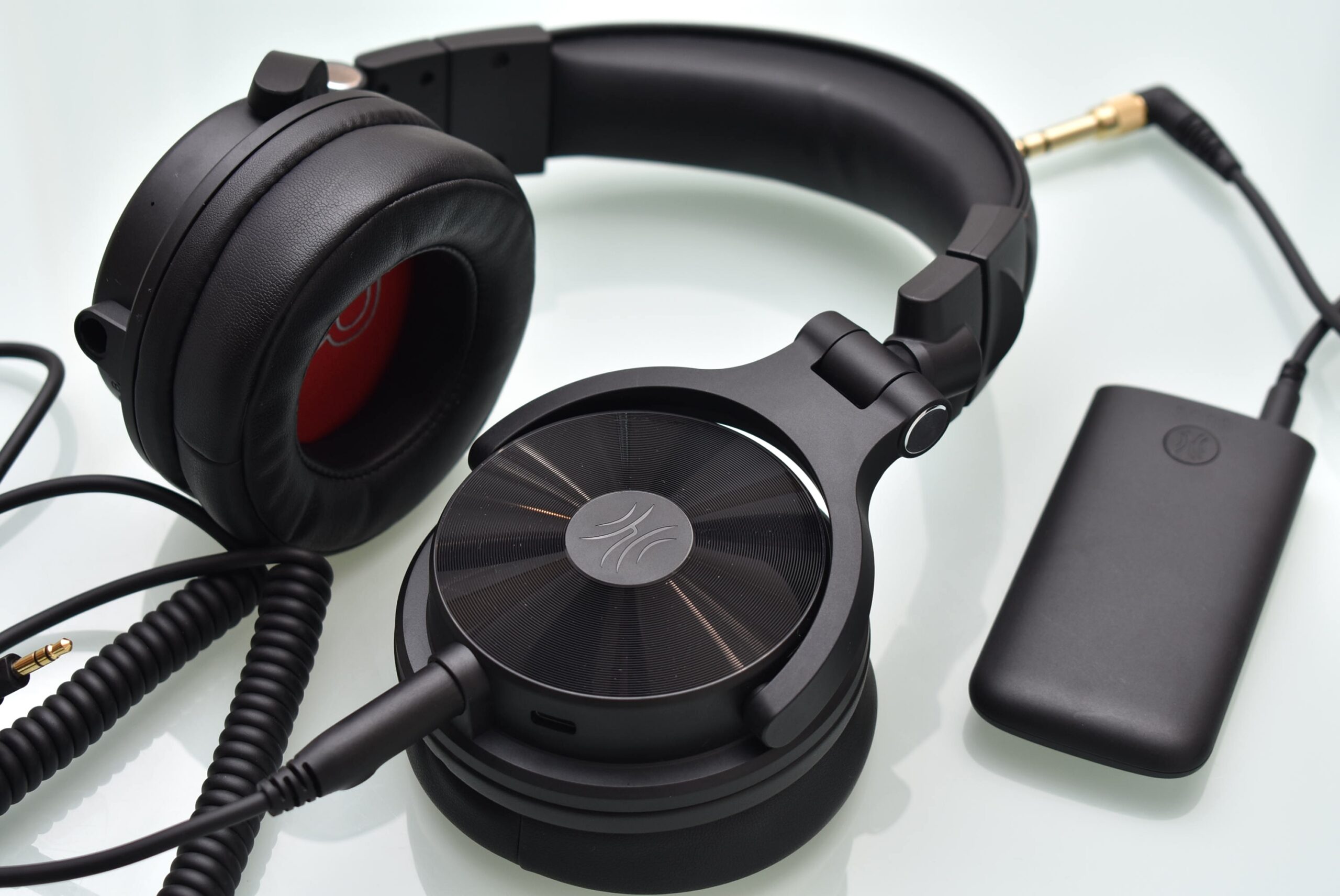 20msの超低遅延ワイヤレスヘッドホンは、DTMでも使えるのか？有線接続