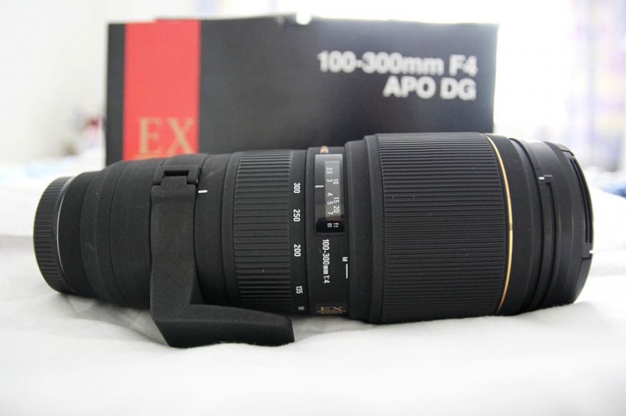 Sigma 100-300mm F4 EX DG IF APO A-mount lens info