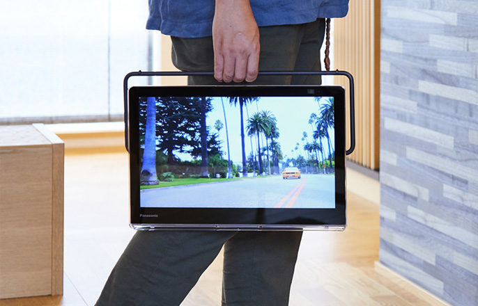 e-TREND｜パナソニック UN-10E11-W [10V型ポータブル地上・BS・110度CS