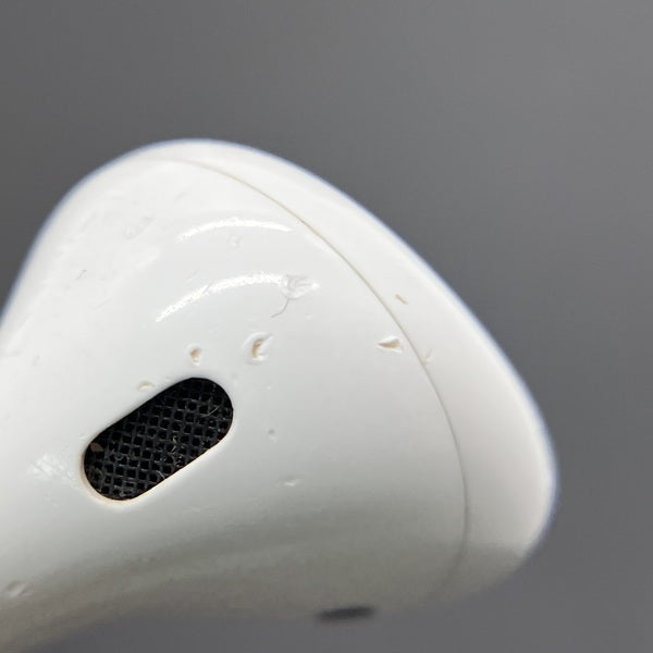 Apple 【中古】AirPods with Charging Case MV7N2J/A【秋葉原】 – e