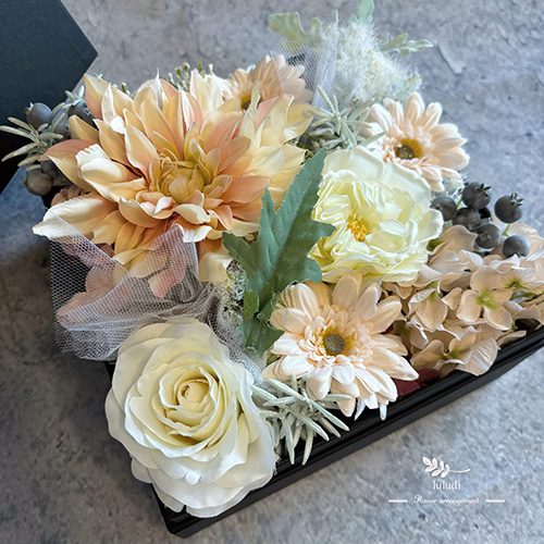 商品詳細：アーティフィシャルフラワーのボックスアレンジメント