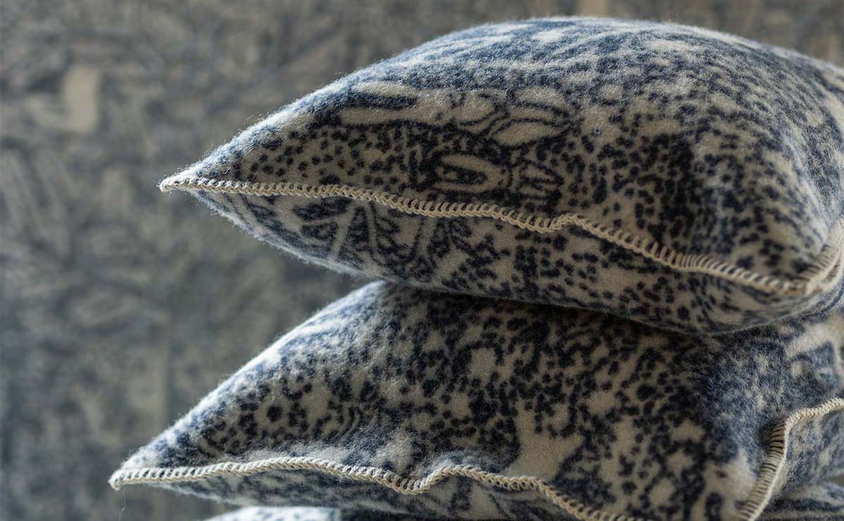 KLIPPAN/クリッパン ウールクッションカバー rabbits play, birds rest