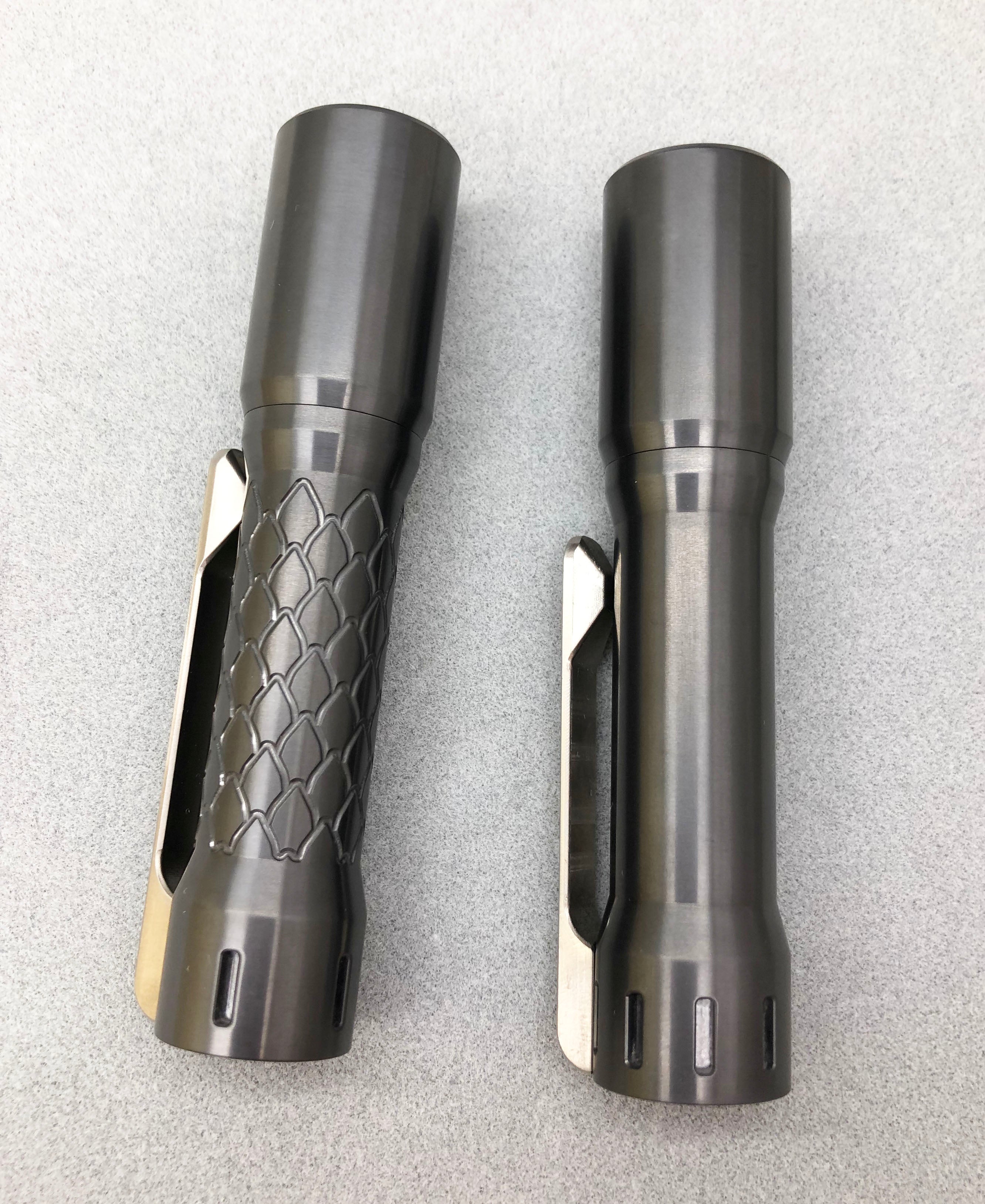 Glow Arrow AA/14500 Flashlight Zirconium Smooth / Loong 14500 with