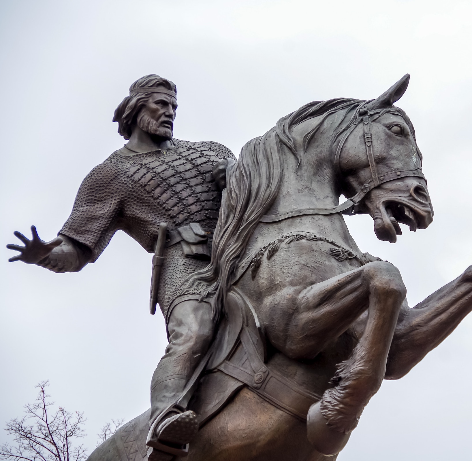 中国の馬の彫刻工場とメーカーの庭の雄大なブロンズ evpaty コロブラト