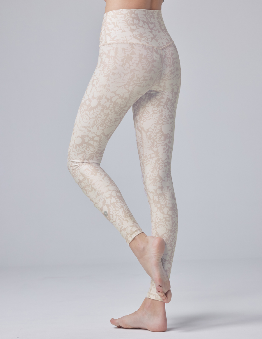 特集：夏柄レギンス ｜ easyoga イージーヨガ / 高機能ヨガウェア