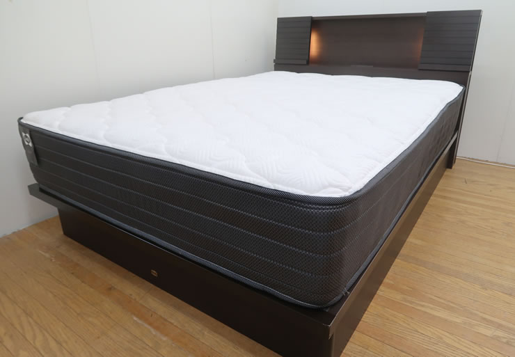 東京でシーリープレミアムシリーズセミダブルベッドのベッド