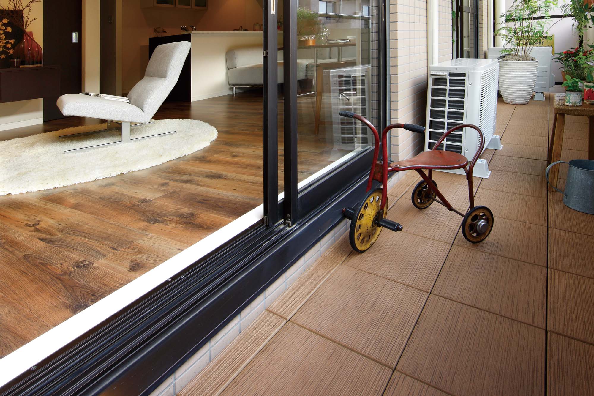 リンクトーン | 商品紹介 | 【クレガーレ】積水化学のバルコニータイル