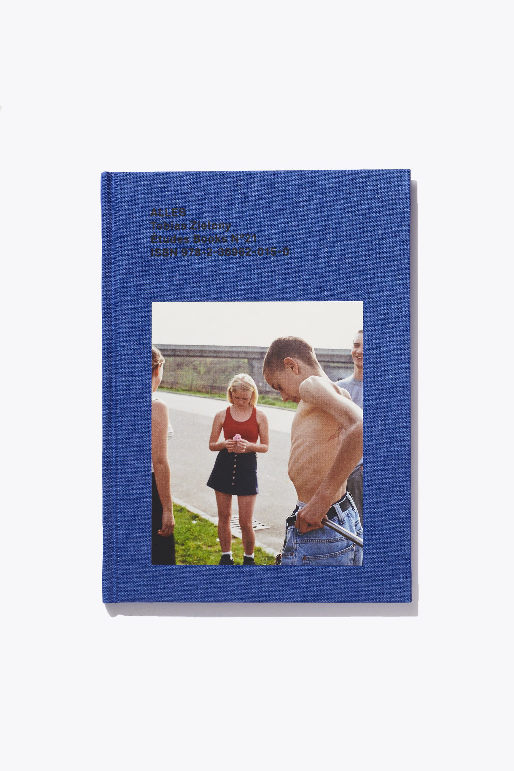 N°21 - Tobias Zielony BLUE | Études Studio