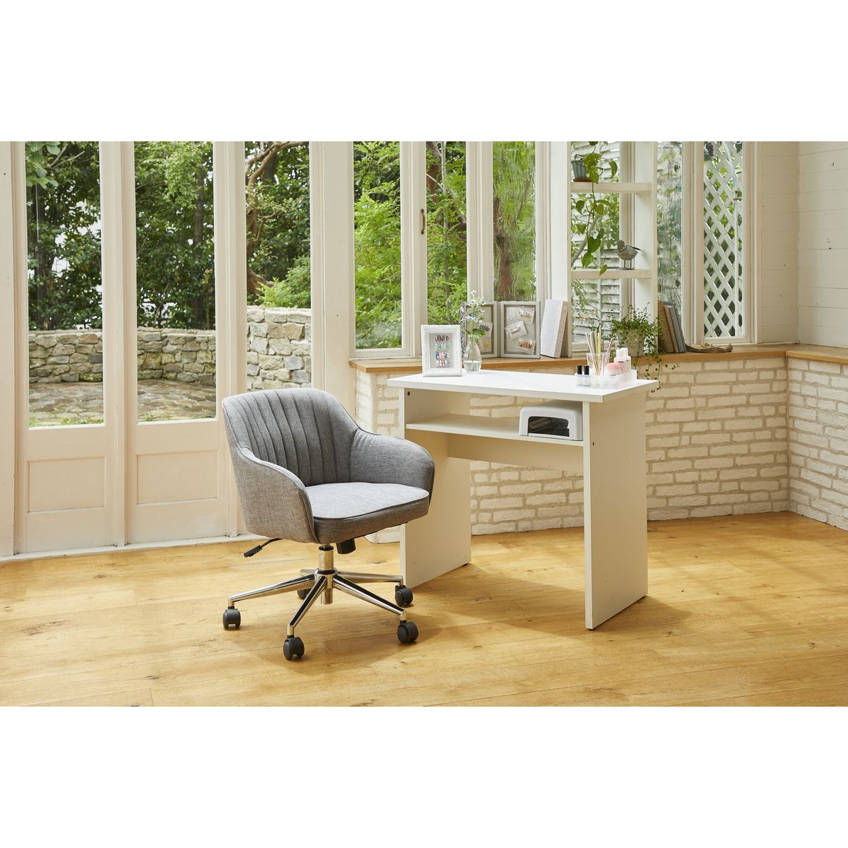 シンプルネイルチェア(グレー)の通販・卸売り | アイラッシュガレージ