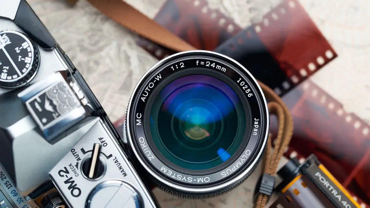 Olympus OM Zuiko 24mm f/2.0 Review: Vintage Radioactive Lens with