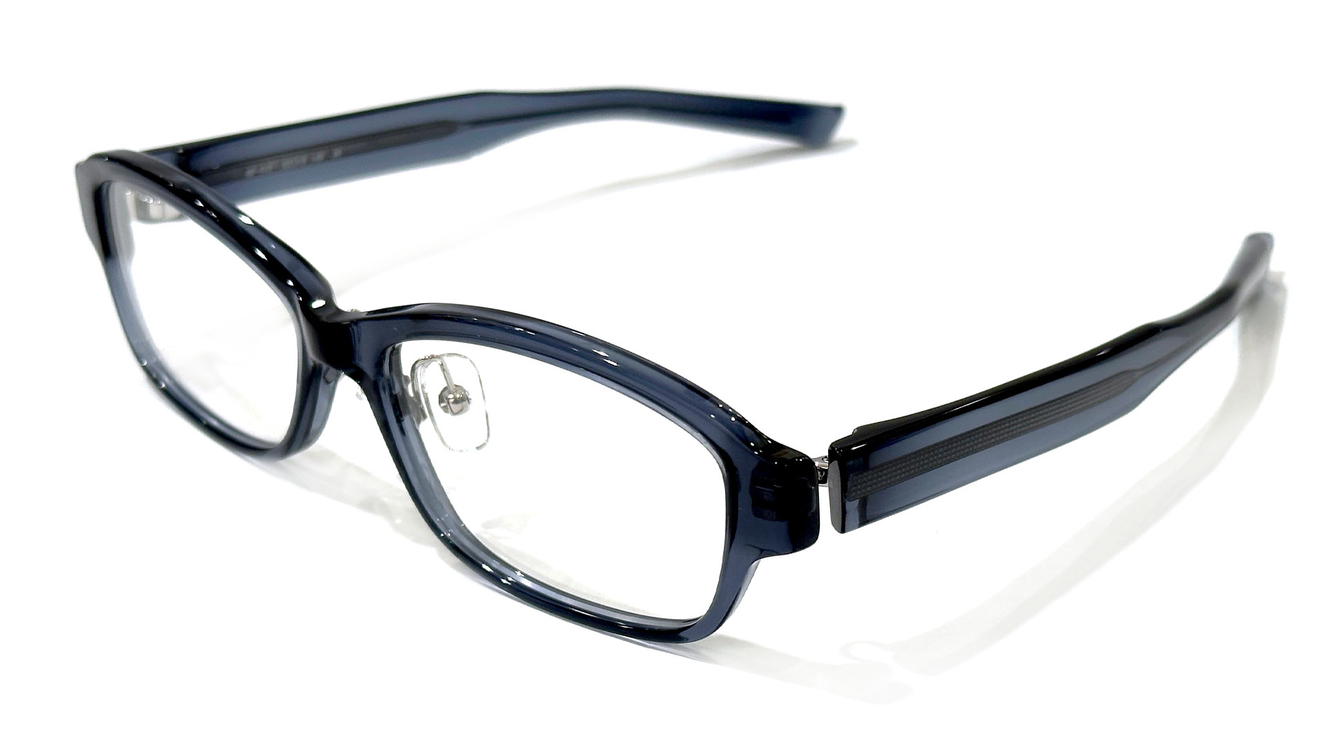 ボリューミーな伝統的スクエアフォルム 999.9 2024SS新作眼鏡フレーム