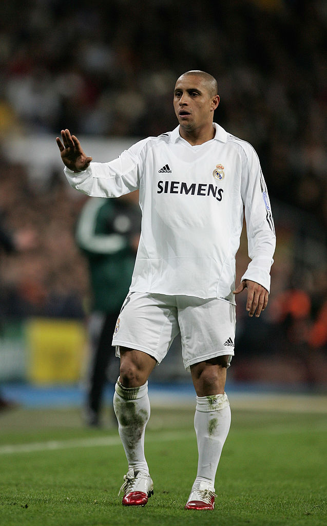 R・カルロス、悪魔の左足は健在！ 壁直撃で悶絶、弾丸FKに伊紙「相手を