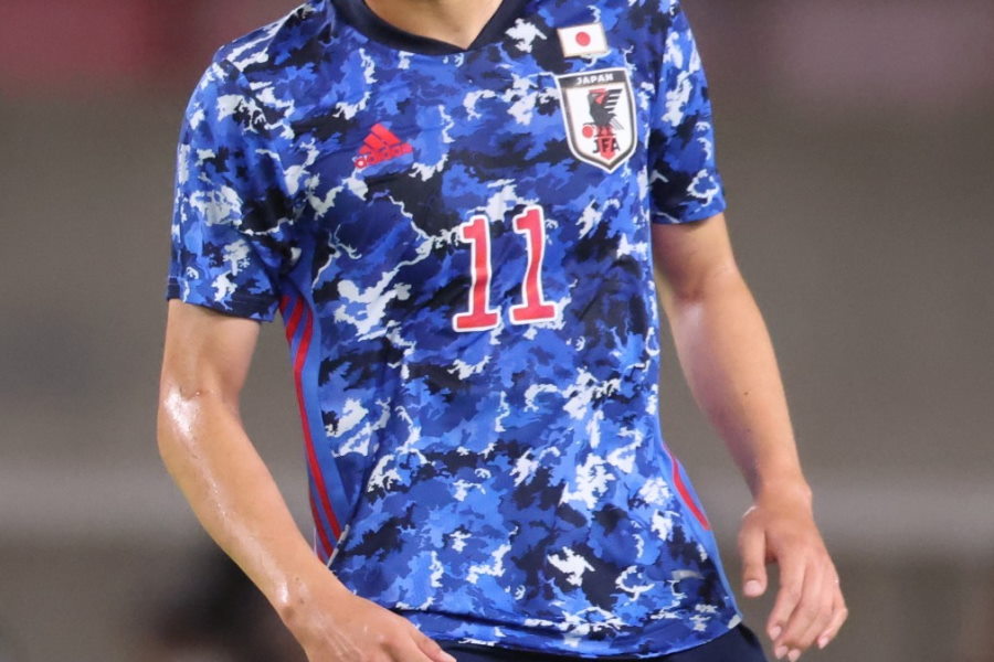 迷彩→シンプルに？ 日本代表ユニフォーム、カタールW杯着用デザインを