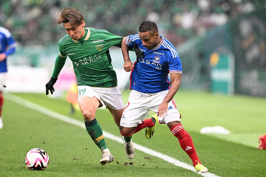 フォトギャラリー】1993年のJリーグ開幕戦が再現の展開に J1リーグ第1