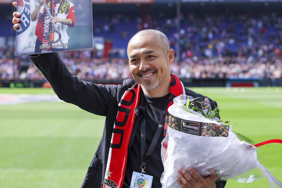 小野伸二へフェイエノールトがチャントを大合唱 レジェンドへ送る3D