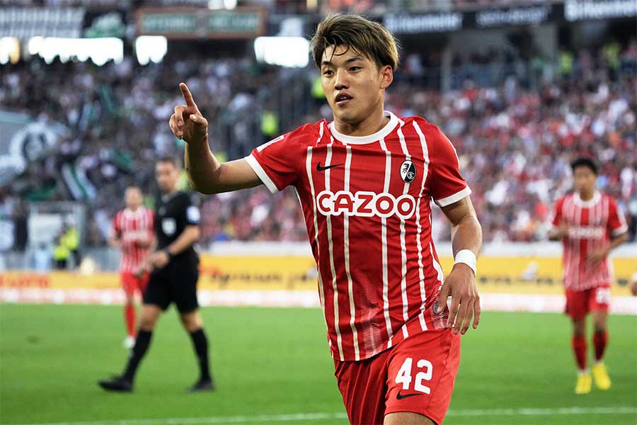 フライブルク堂安律が信頼を勝ち取った背景とは？ 監督絶賛