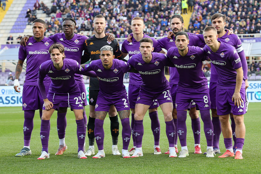 欧州古豪の地元企業とコラボユニ「美しい」 