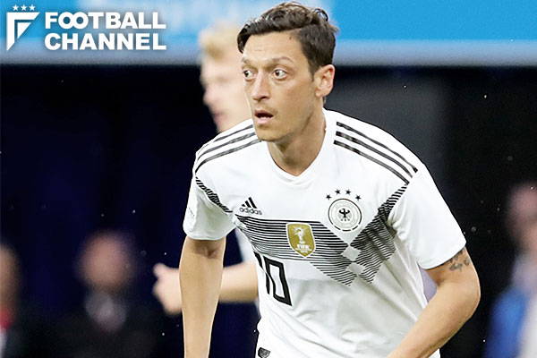 ドイツ代表引退のエジルを支持するノイアー「選手が決めたこと