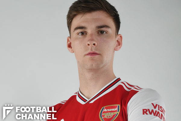 アーセナルSB、いじめでユニフォーム燃やされた15歳ファンに感動の