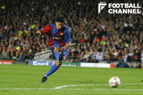 ロナウジーニョ氏の技ありFK弾を見よ！バルサをCL決勝Tに導く先制弾