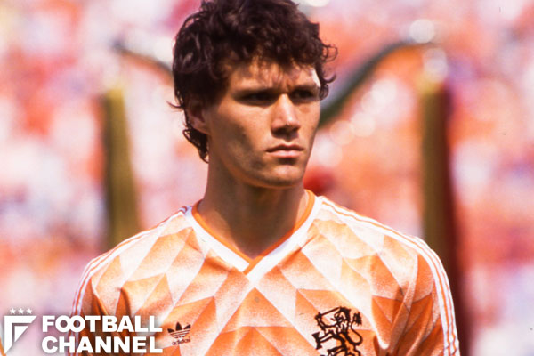 ファン・バステンの最強ボレーさく裂！ オランダを欧州の頂点に導いた