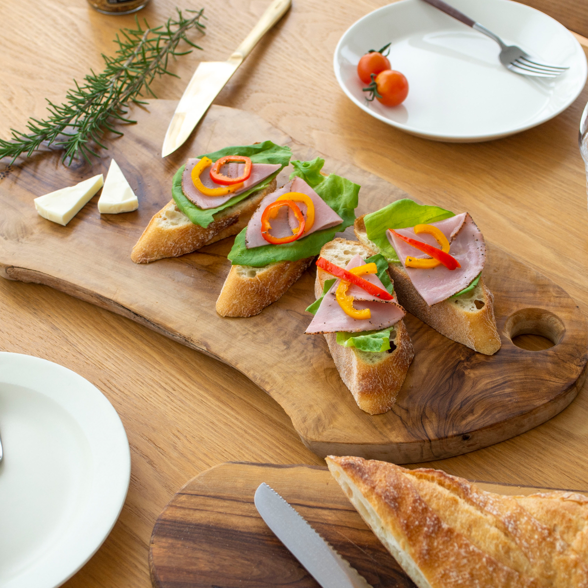 次回入荷未定】ナチュラルカッティングボード オリーブ イタリア製