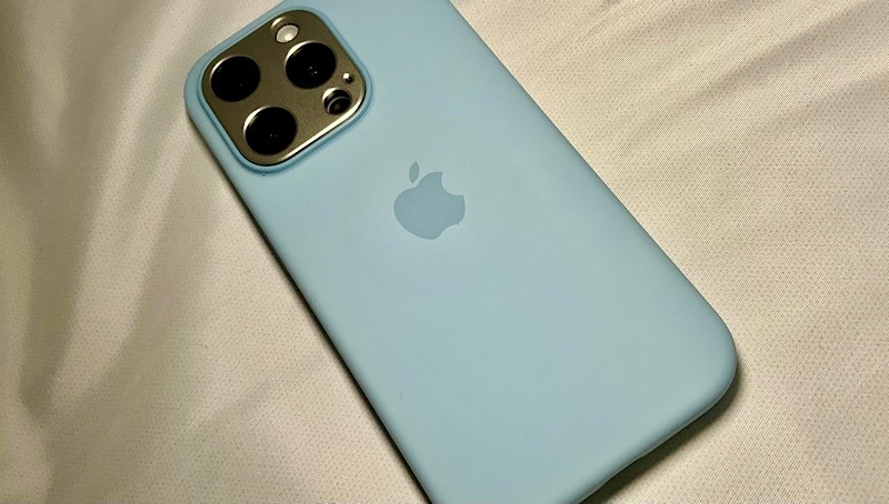 Apple純正 MagSafe対応 iPhone の シリコーンケースに4色追加。春