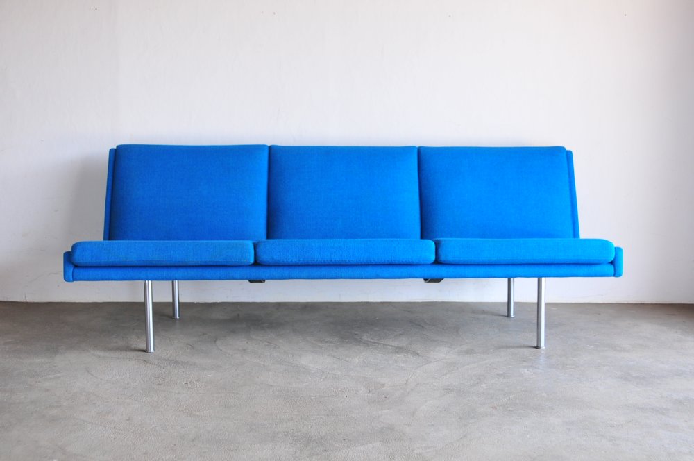 Hans J.Wegner ハンス J ウェグナー AP-35-3blue (1956) 時を経ても