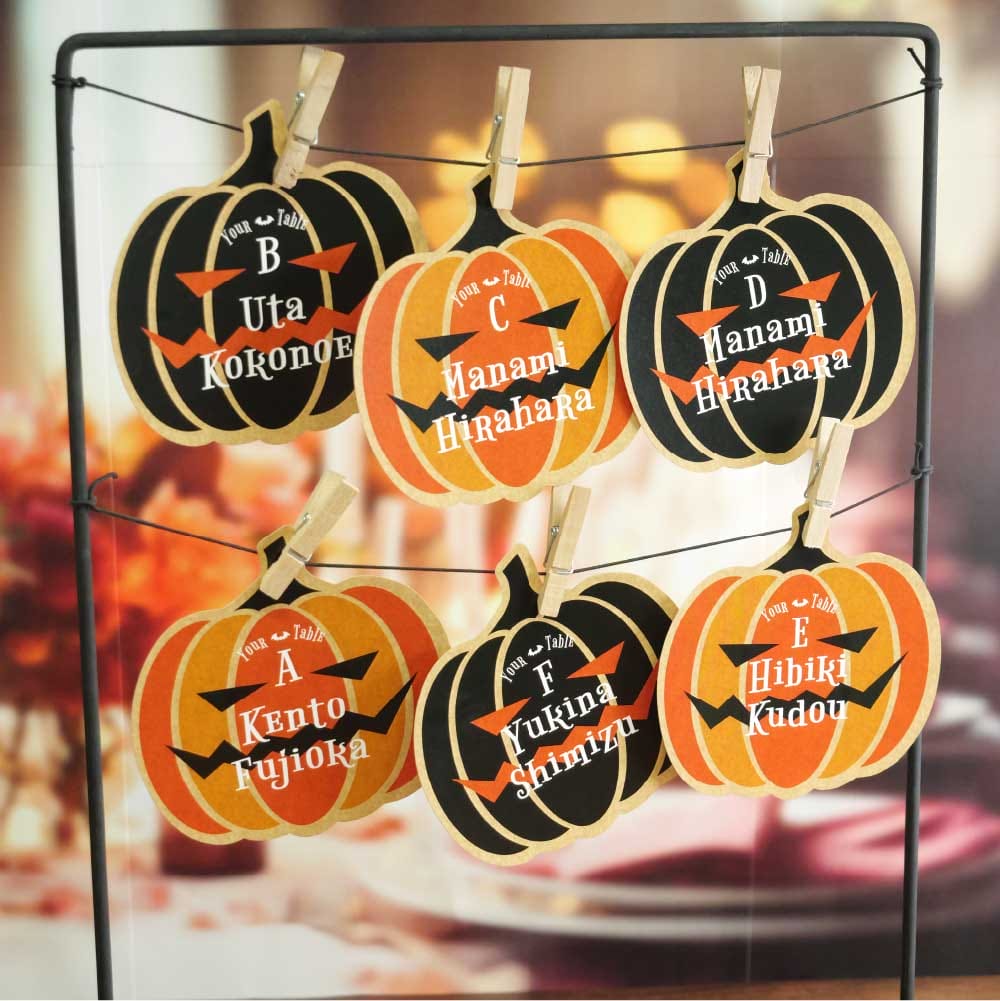 ハロウィン】挙式に！カボチャ型がユニークなエスコートカード
