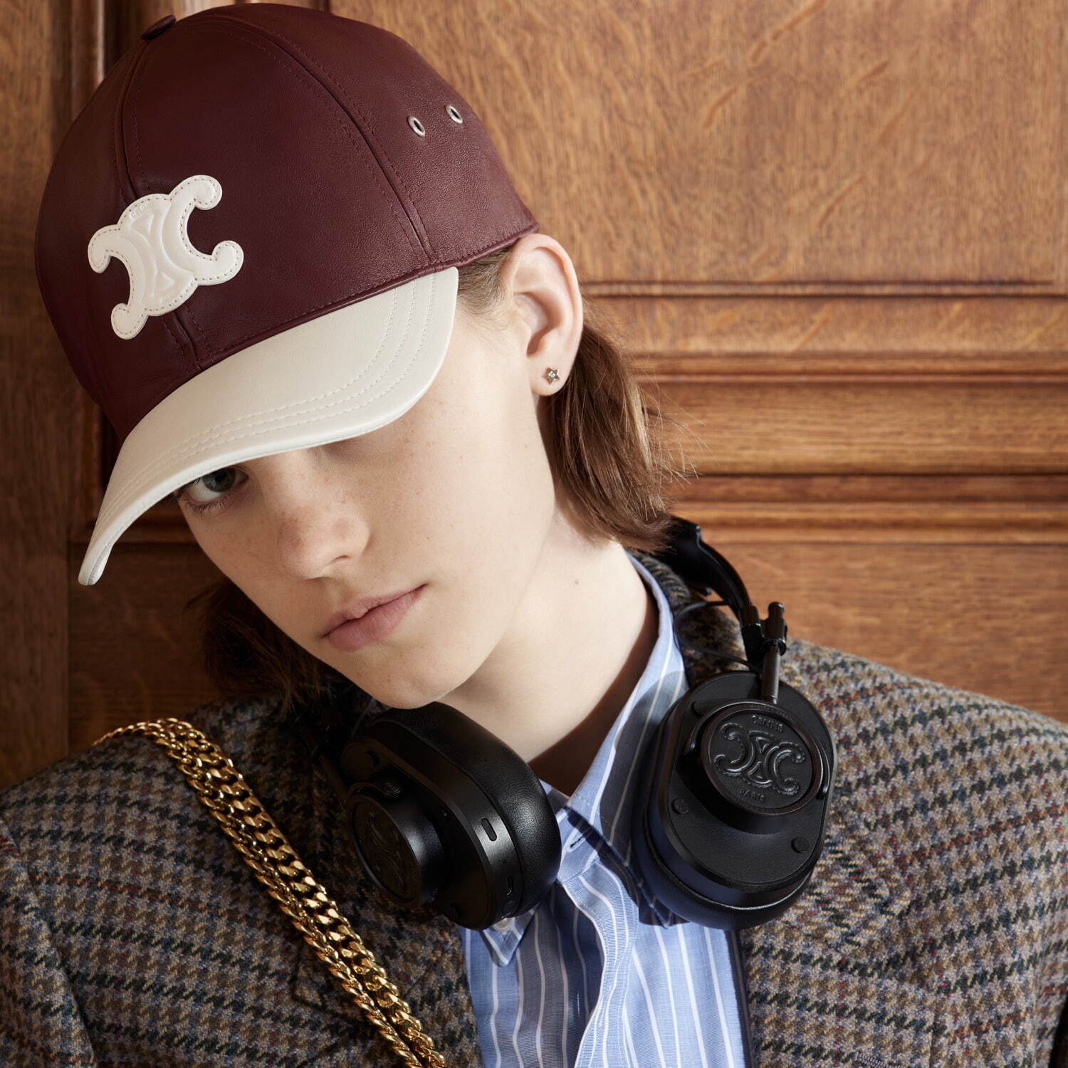セリーヌ×マスター アンド ダイナミックのワイヤレスヘッドフォン