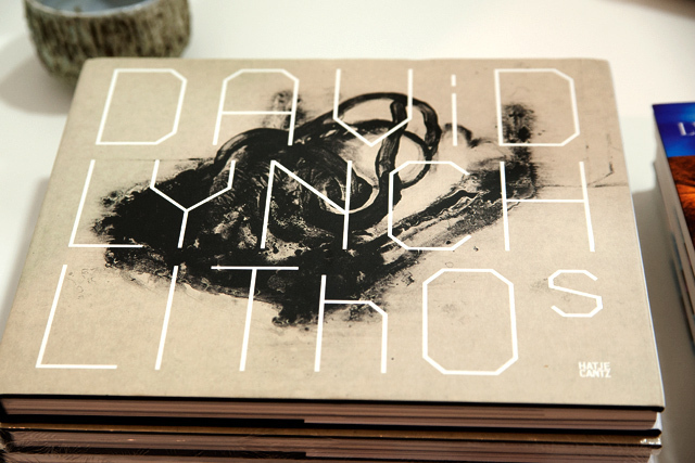 デヴィッド・リンチの最新絵画を無料で楽しめる展覧会スタート - 購入