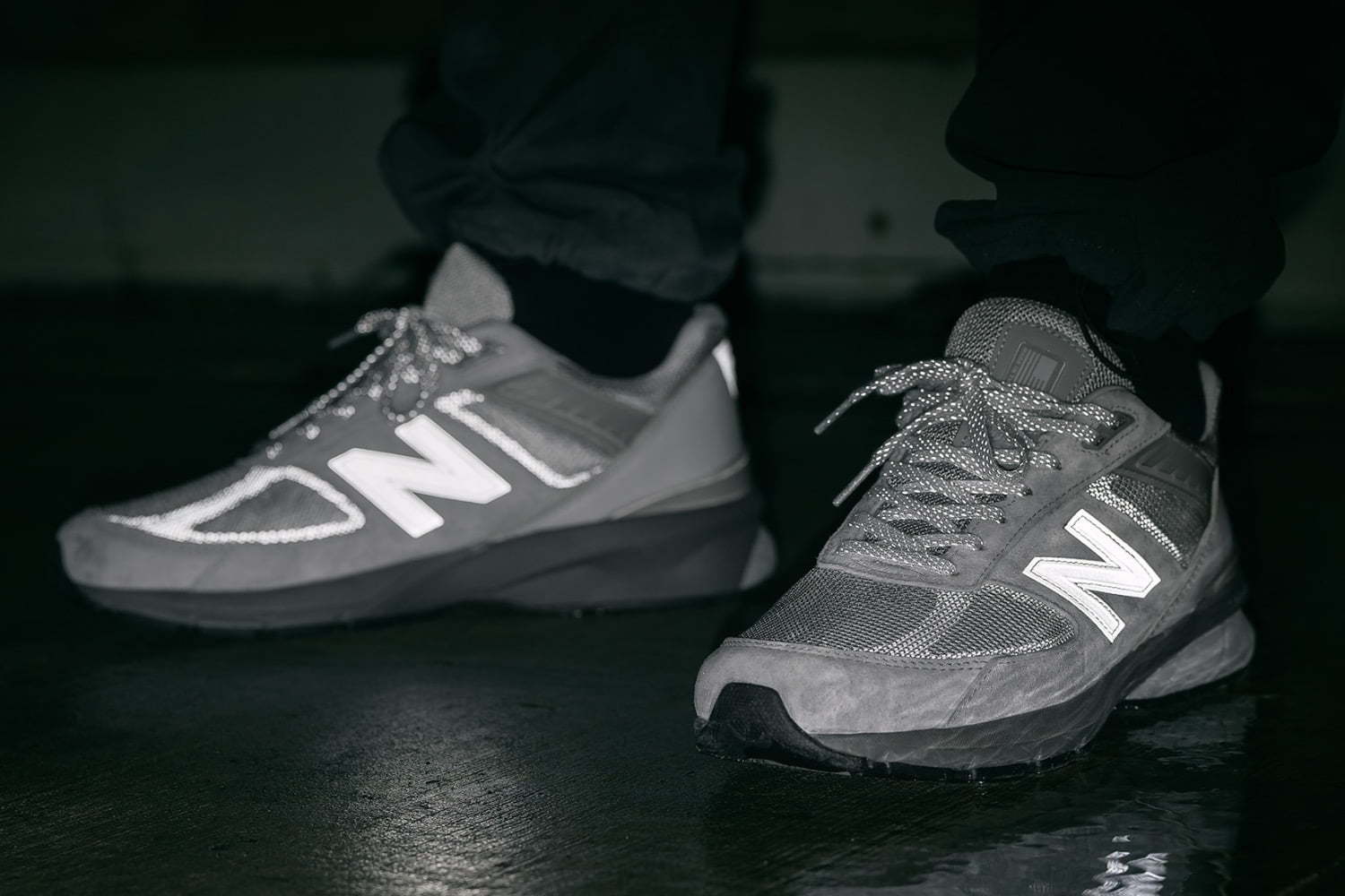 ニューバランス“反射素材”を大胆に配した「990v5」スニーカー、カナダ