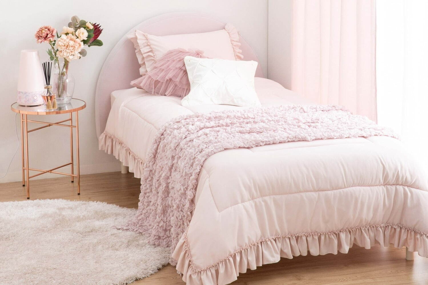 フランフラン2022年春の新作、贅沢フリルの寝具セット＆ベッド下収納を