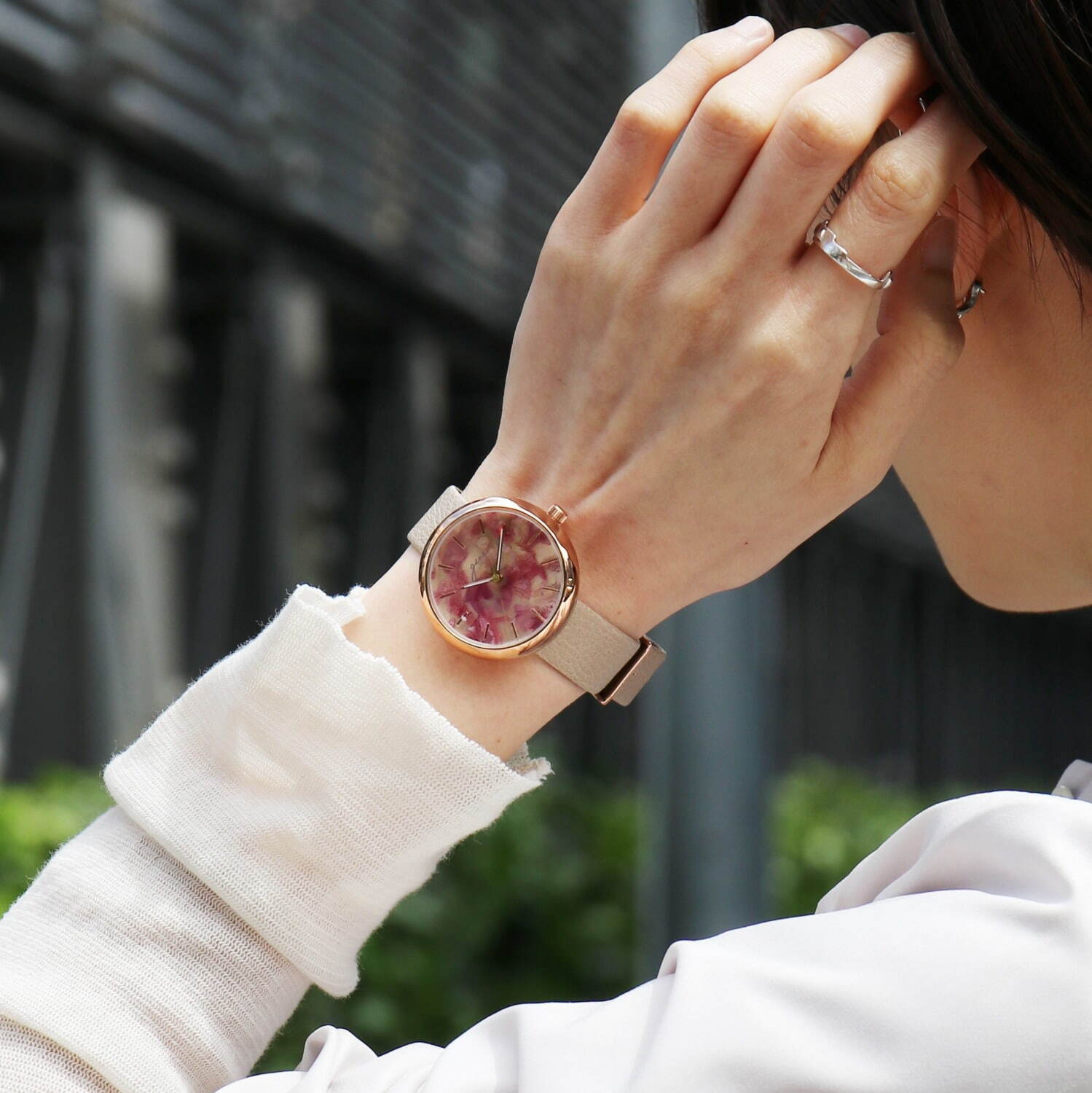 本物の花びらを文字板に「スピカ」限定腕時計がチックタック名古屋