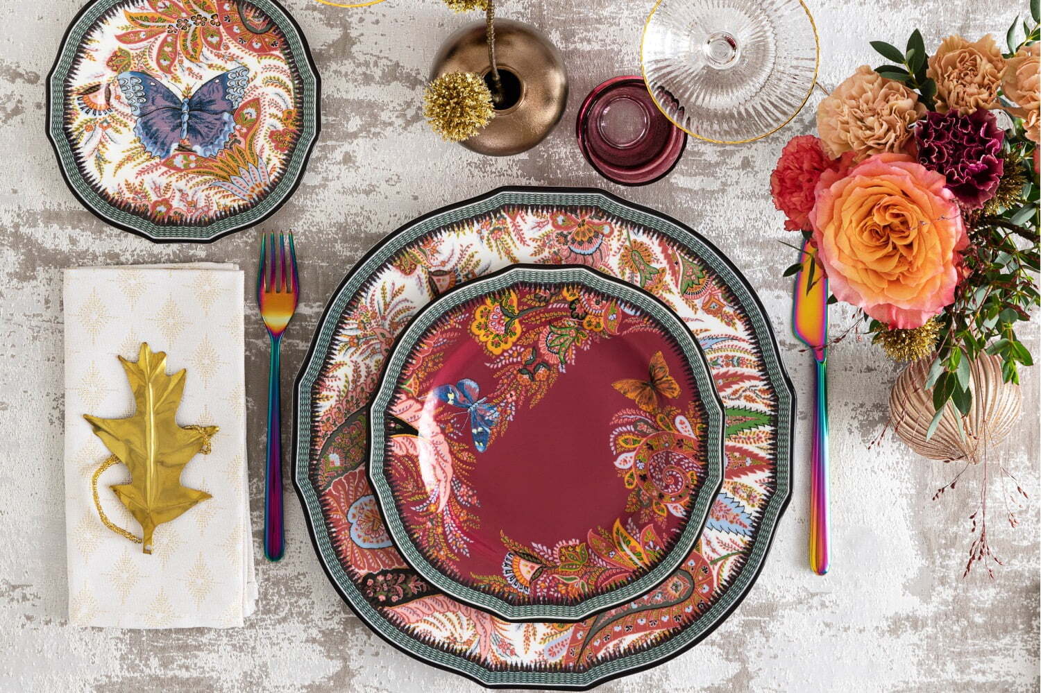 エトロ×ジノリ1735のテーブルウェア、“蝶＆草花”をペイズリー柄で表現