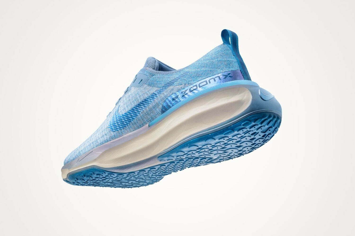 ナイキ新作シューズ「インヴィンシブル 3」“クッション性抜群”厚底