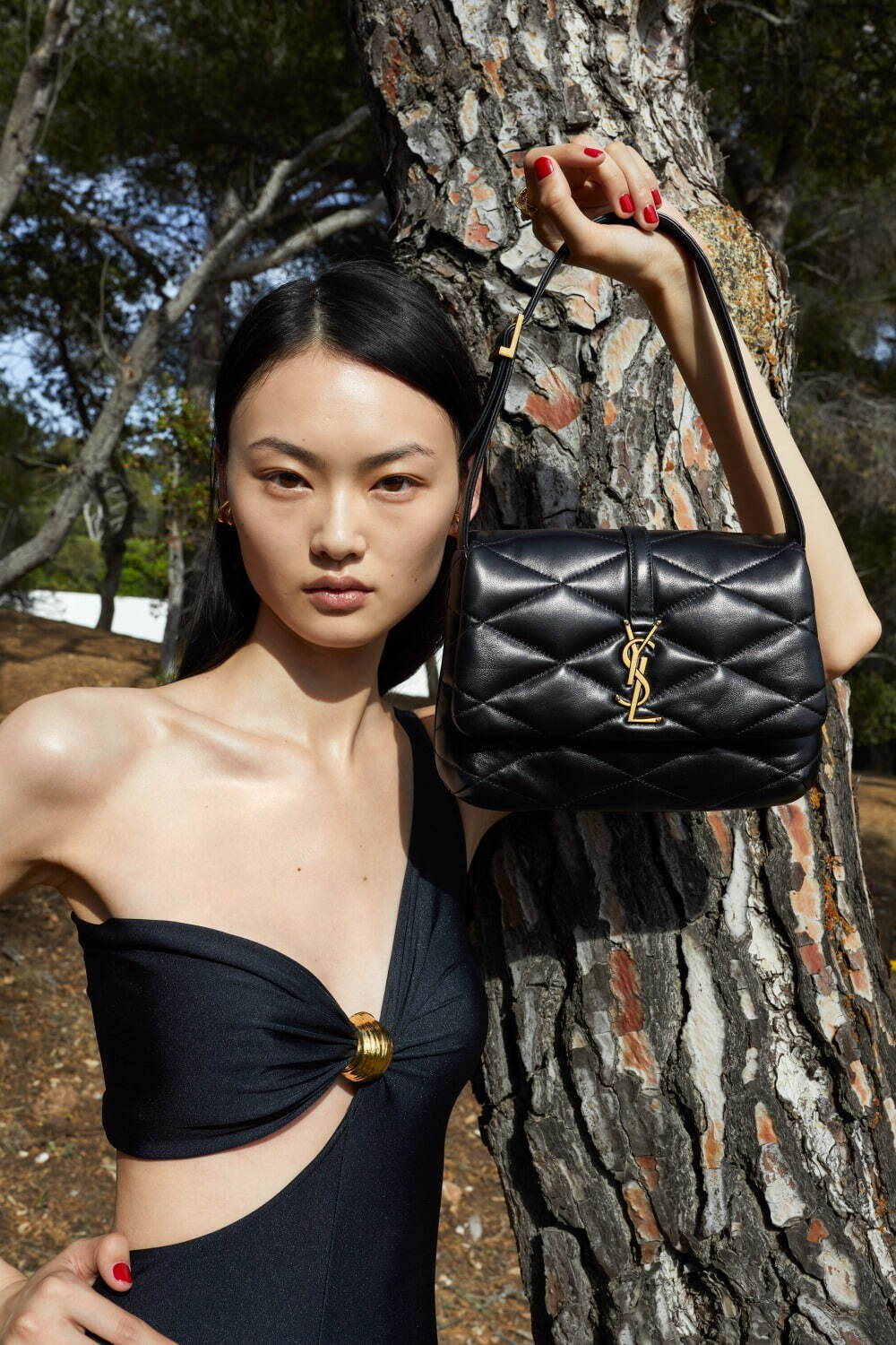 サンローランの新作バッグ「ル・フィフティセブン」輝くカサンドラロゴ