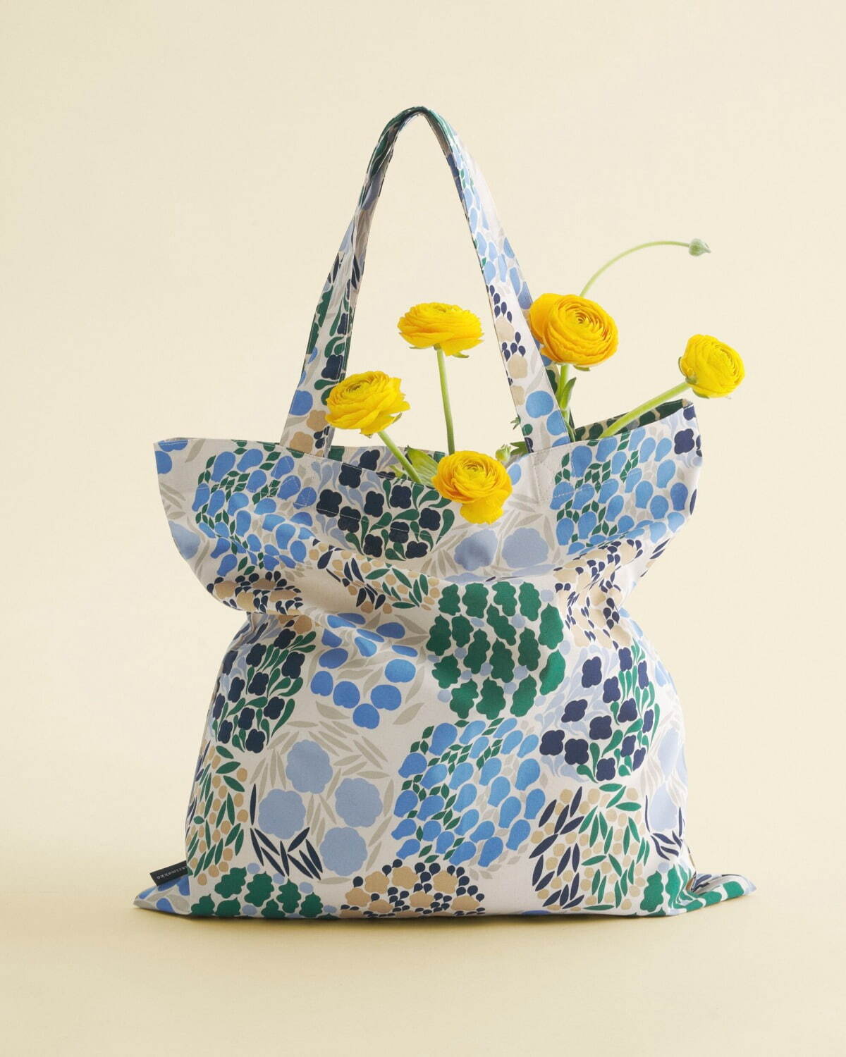 マリメッコ、すももモチーフの「ヴァスキナ」から新作エプロンや