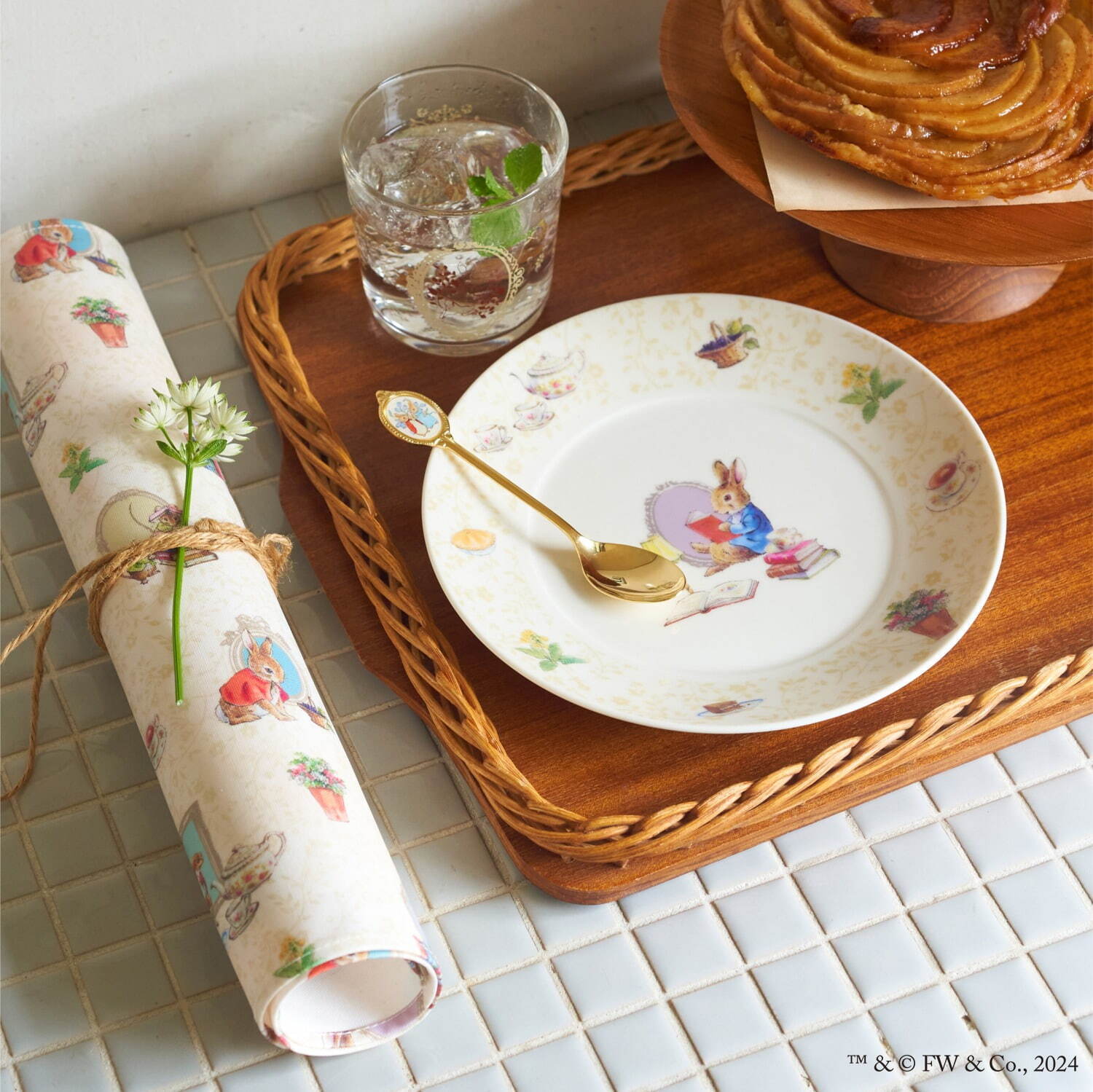 アフタヌーンティー×ピーターラビット、絵本の装丁をイメージした