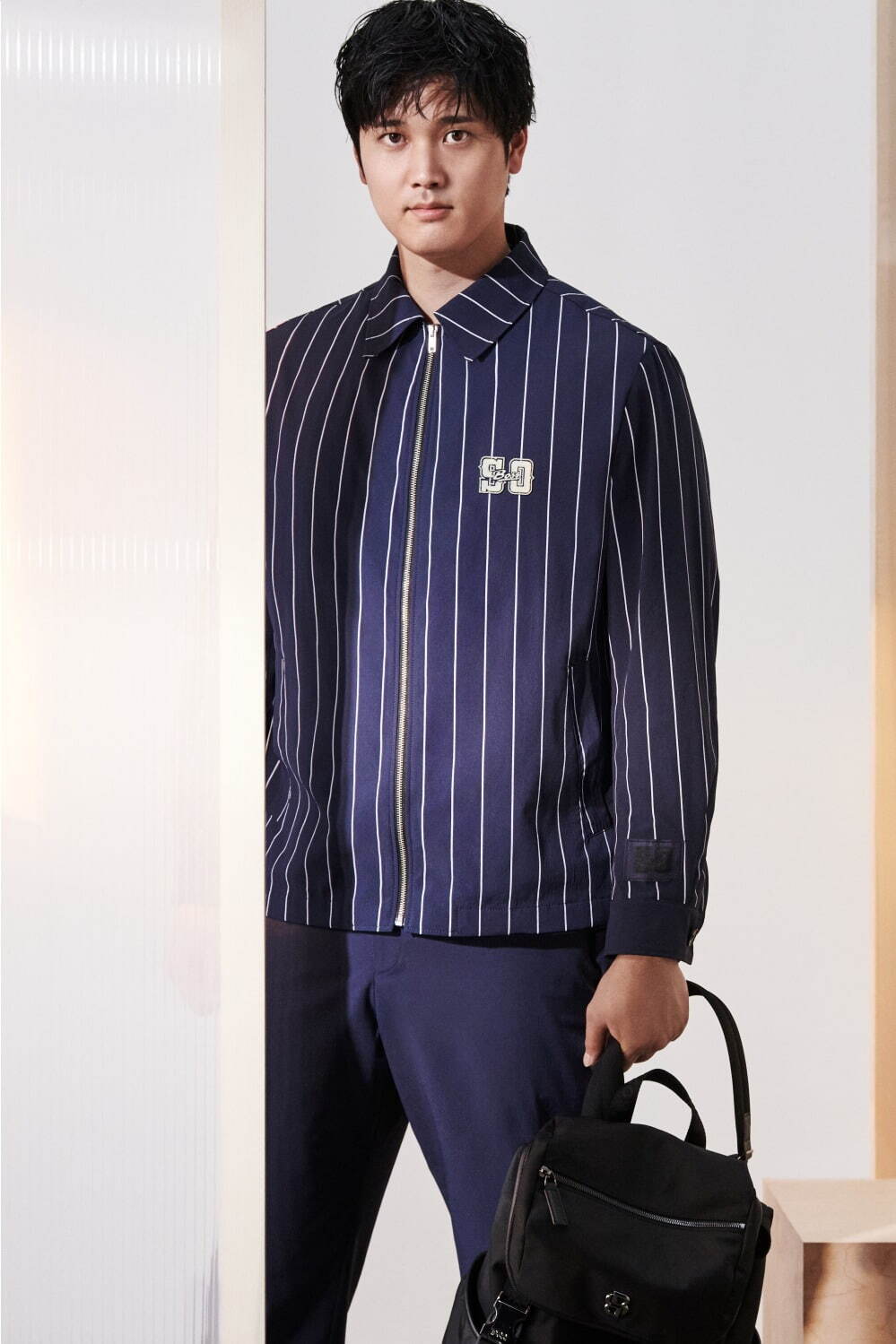 ボス×大谷翔平のコラボウェア、イニシャル“SO”入りボンバージャケット